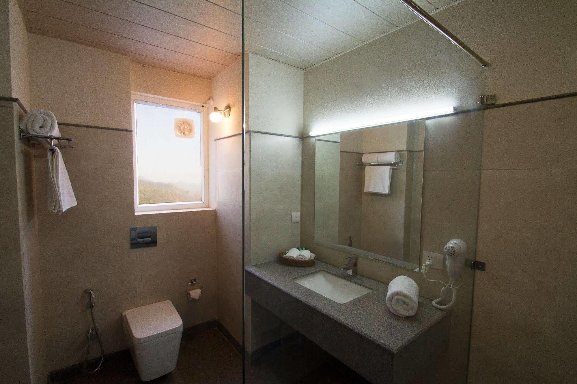 One Earth Royale Boutique Hotel Mussoorie Exterior foto